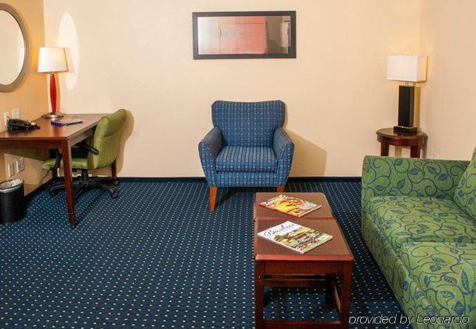 Springhill Airport Hotel 3*
