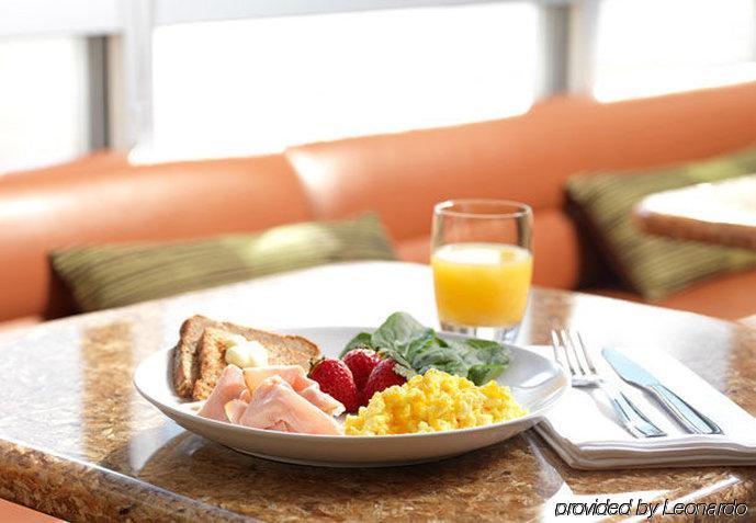 Springhill Airport Hotel 3*