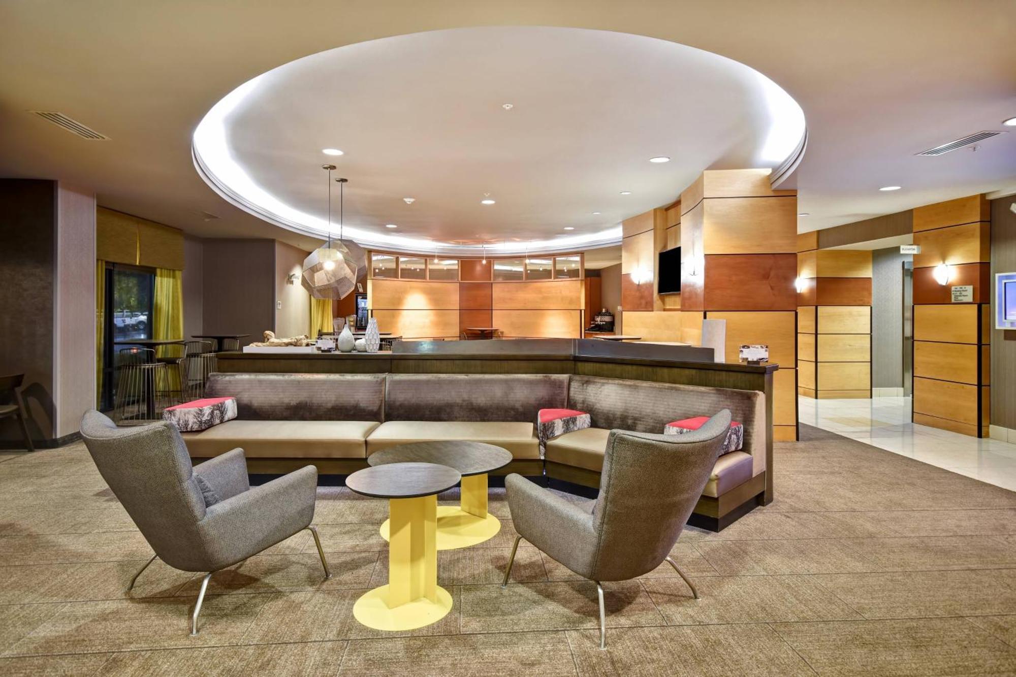 Hotel Springhill Airport 3*